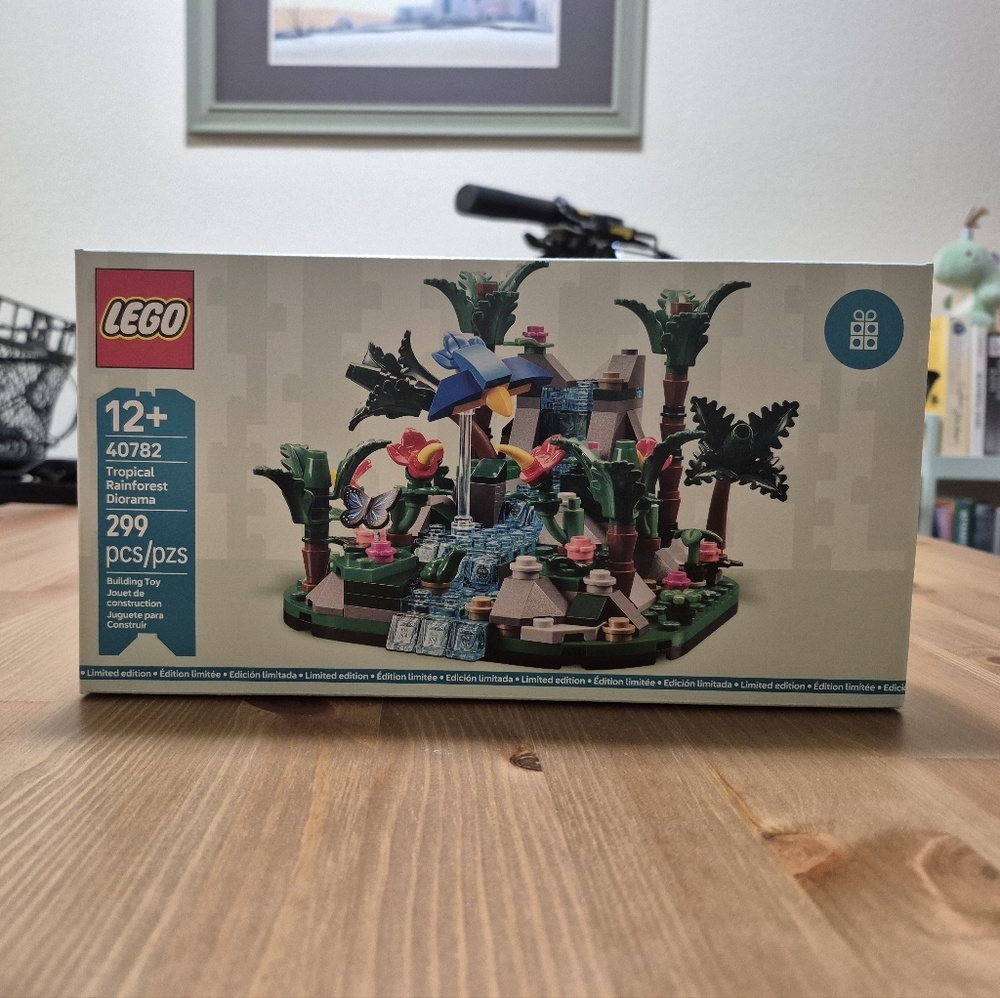 LEGO Tropical Rainforest Diorama Set 40782